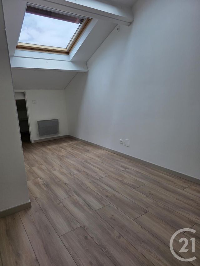 Appartement Duplex à louer - 5 pièces - 112.1 m2 - VANVES - 92 - ILE-DE-FRANCE - Century 21 Immod'Issy